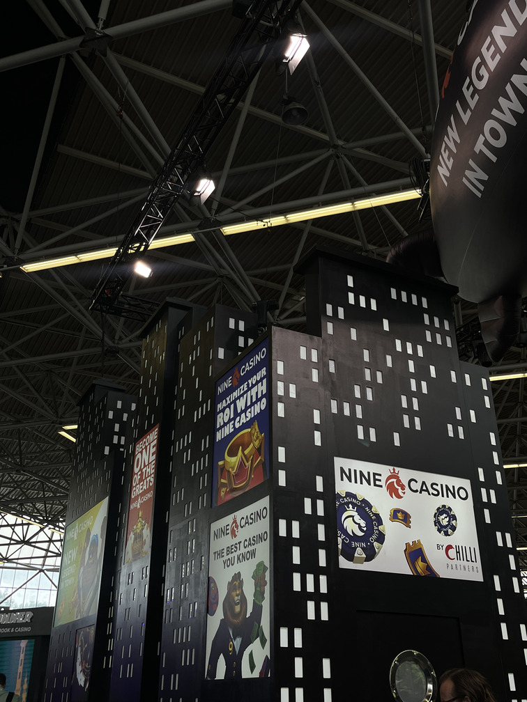 stoisko z partnerami na konferencji